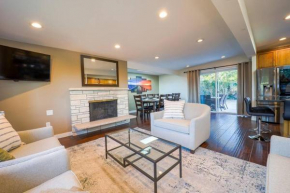 Modern Lake Hills Villa, ideal long or shared stay